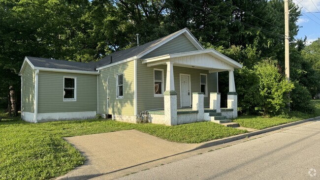 Building Photo - 516 Sweetser Ave Rental