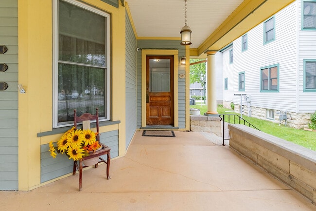 Photo - 1021 Cameron Ave Unidad Victorian Manor Suite