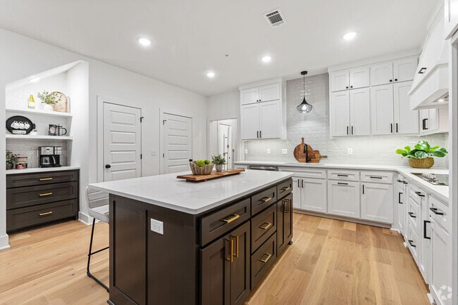 Building Photo - Townhomes at Scottsdale