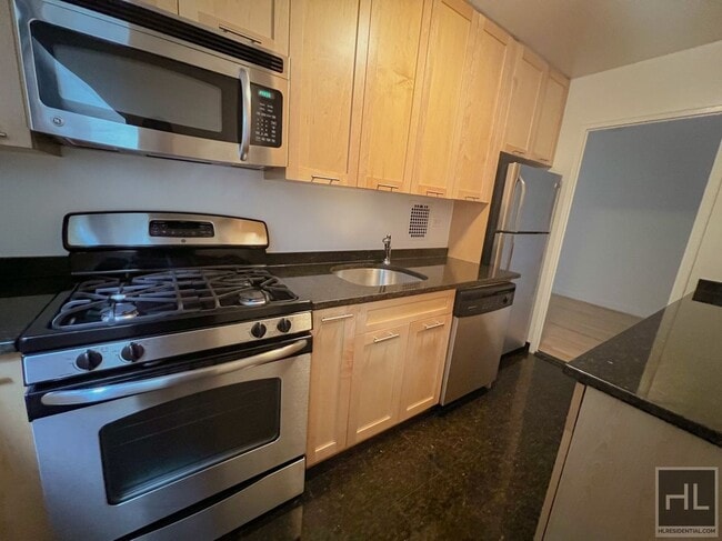 Photo - EAST 49 STREET Unit 4S