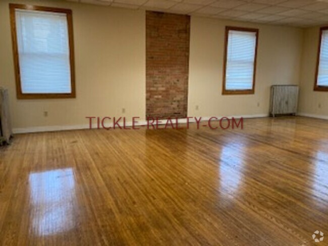 Building Photo - 1006 S Plymouth Ave Unit 1 Rental