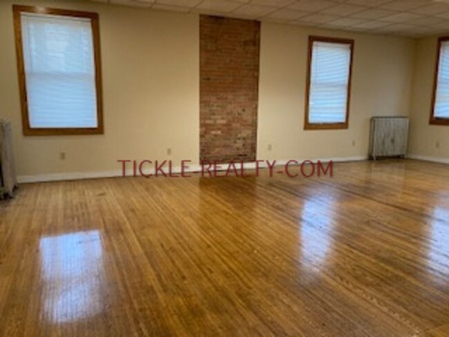 Photo - 1006 S Plymouth Ave Apartment Unit 1
