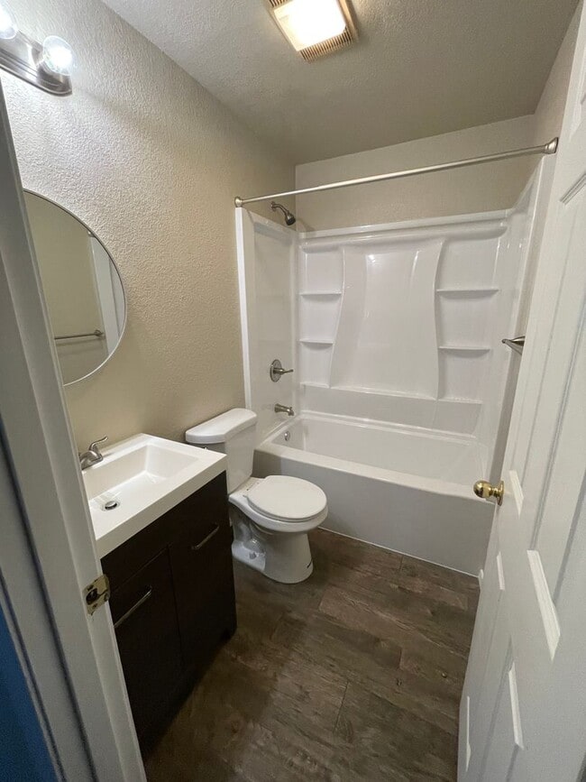 709 Cedar Ave Unit 3