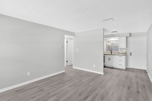 Photo - 1352 Tioga Ave