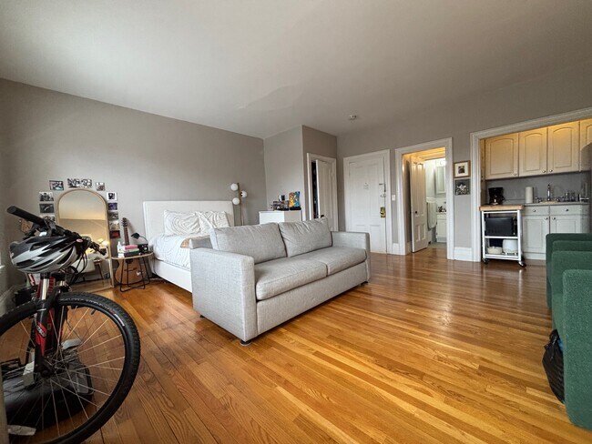 Photo - 82 Charles St Unit 4R