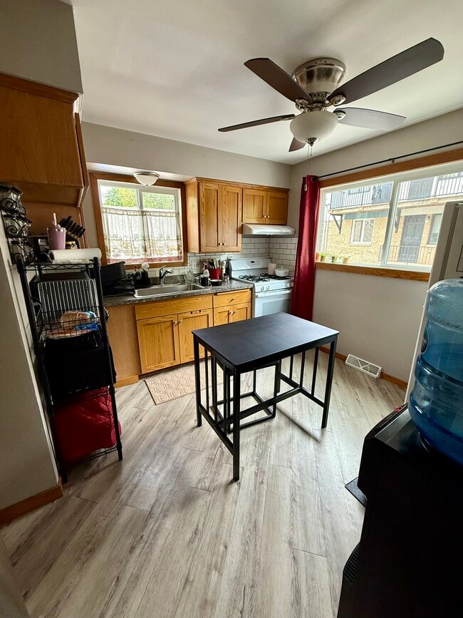 Kitchen - 424 W Wisconsin Ave