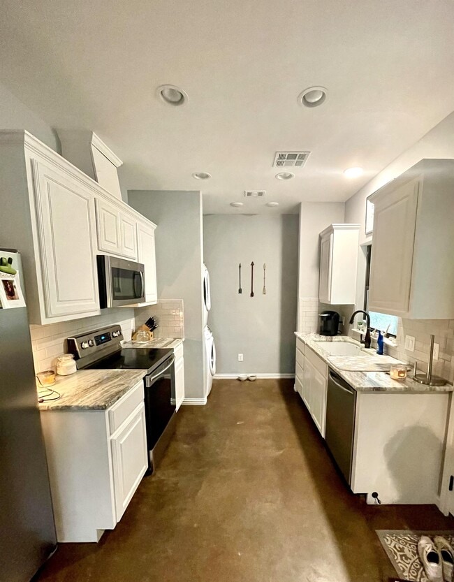 Photo - 11357 Oak Lake Rd