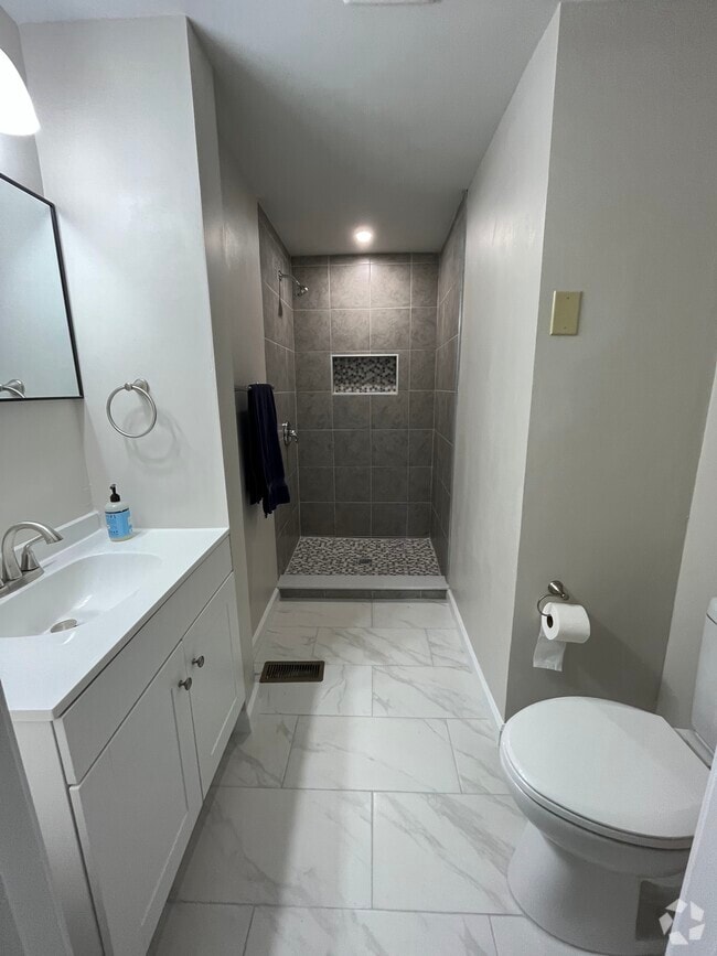 Building Photo - 206 Ridge Rd Unit 206 Ridge Rental