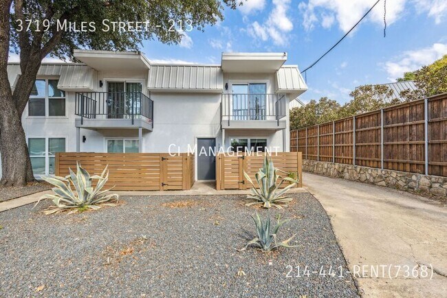Building Photo - 3719 Miles St Unit 213