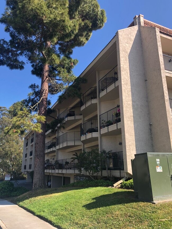 Photo - 870 Cortez St Unit 202