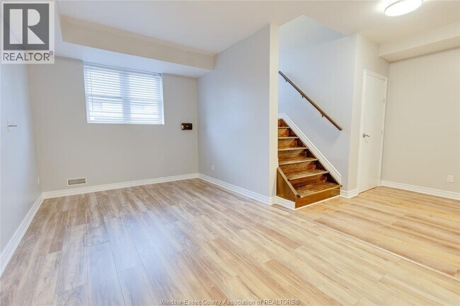 Photo - 1331 Henry Ford Centre Dr Unité 1