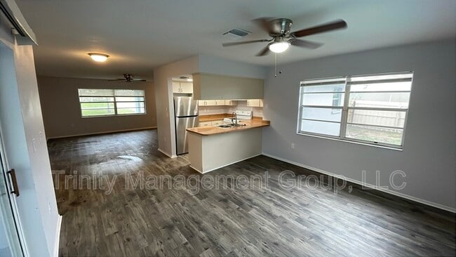 Photo - 3041 Hoban Ave
