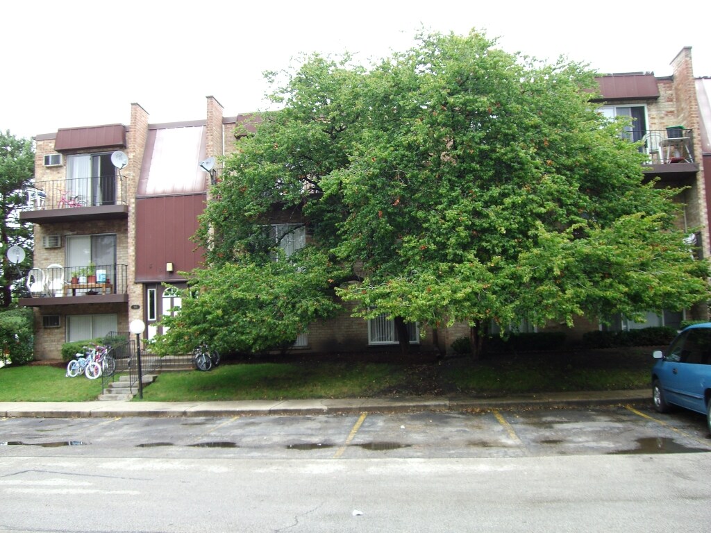 Photo - Oak Terrace