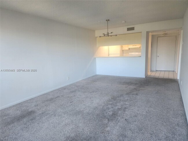 Photo - 8100 Geneva Ct Unidad 341
