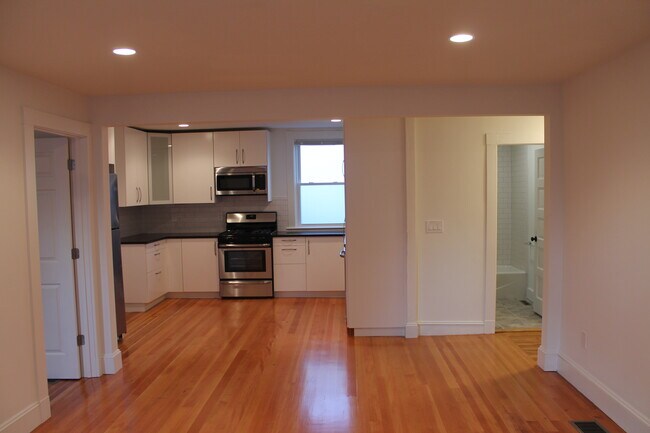 Photo - 17 Beechwood Ave Unit 1