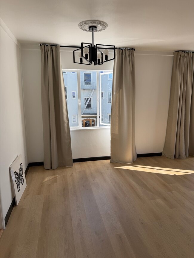 Photo - 500 Merritt Ave Unidad APT 1