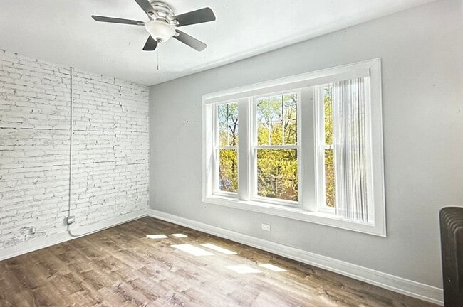 Photo - 1908 W Morse Ave