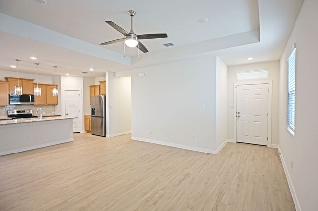 Photo - 2943 Angelou St