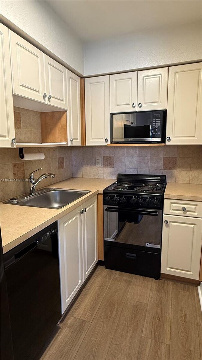 Photo - 2607 NE 8th Ave Unidad 29