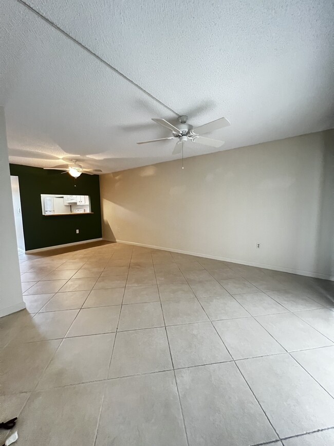 Photo - 9301 Central Park Dr