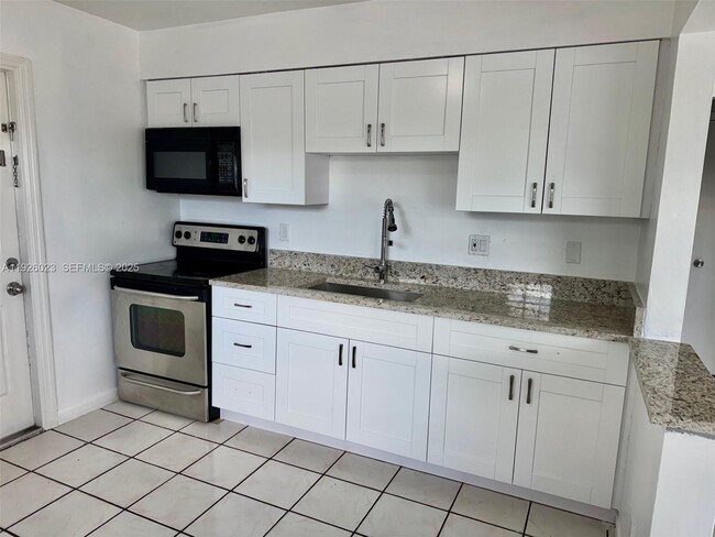 Photo - 718 SW 7th St Unit 718