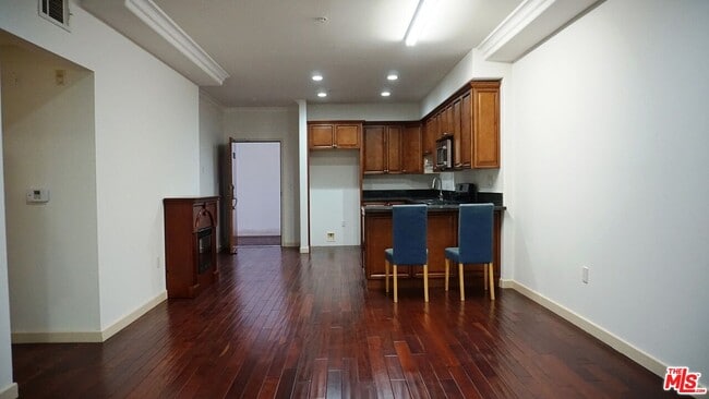 Photo - 1037 S Fedora St Unidad 104