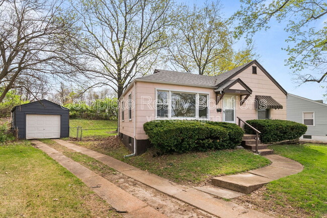 Building Photo - 7557 Haywood Dr Rental
