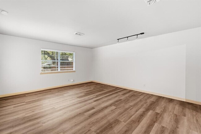 Photo - 2414 Havenside Dr