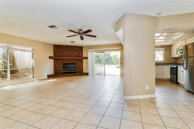 Photo - 37 Harbor Oaks Cir