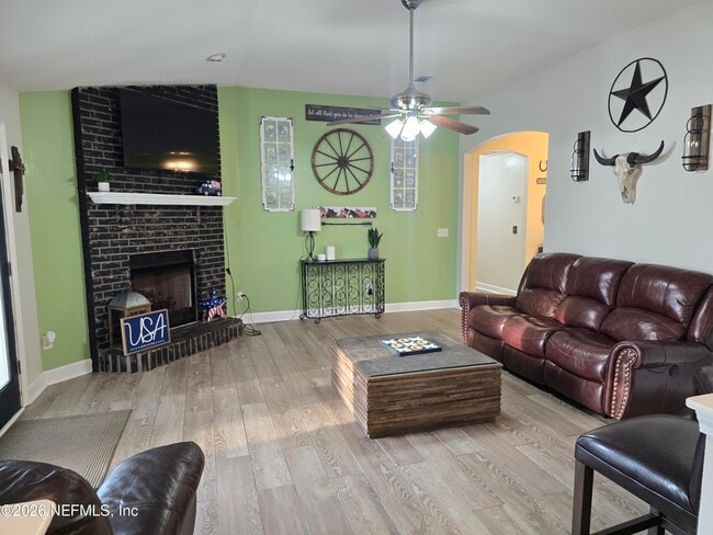 Photo - 906 County Rd 217