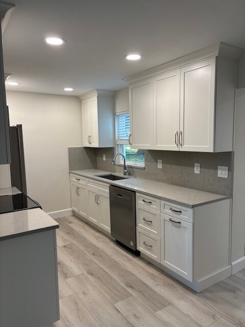 Kitchen - 1502 Edgewater Cir Condo Unit 6C