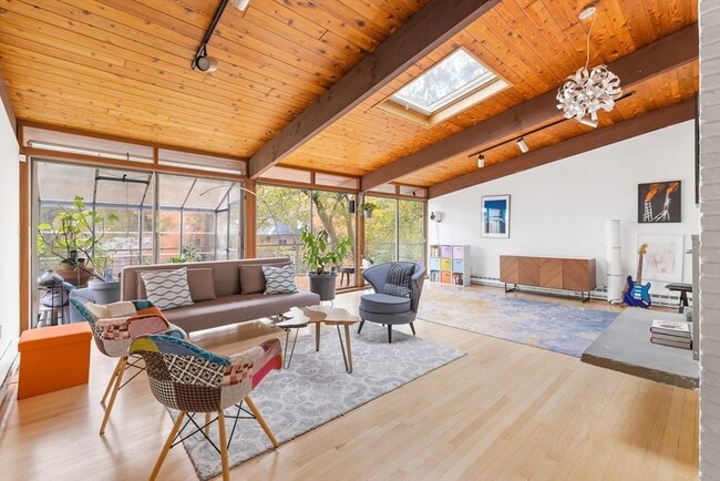 Photo - 134 Rangeley Rd