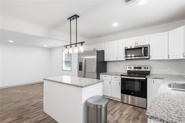 Photo - 2178 Penelope St NW