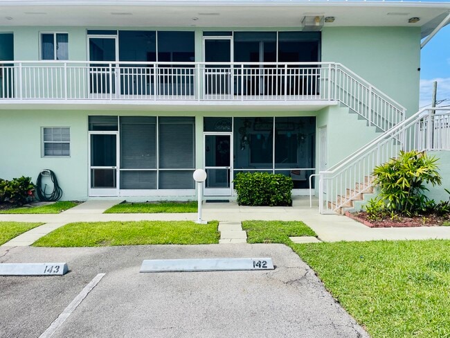 Photo - 2100 NE 38th St Unidad 142