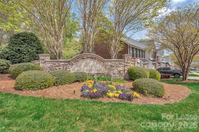Photo - 1802 Robinwood Village Dr