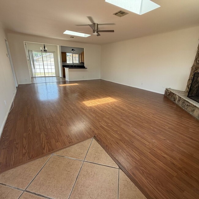 Photo - 1104 N Frederic St