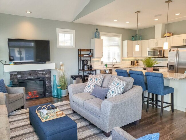 Building Photo - 2540 Radio Tower Rd Unit SI ID1521994P