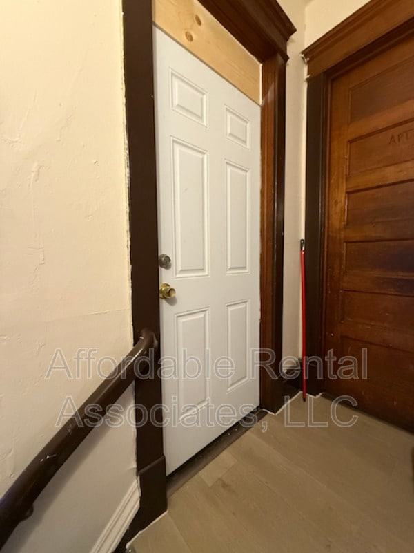 Building Photo - 737 S 24th St Unit Upper