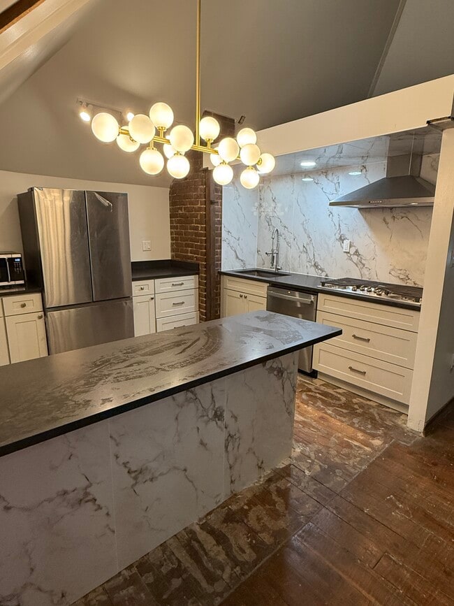 Building Photo - 214 Arlington Ave Unit 2