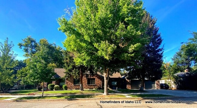 Building Photo - Charming North-end Loft Apartment! Unit Pueblo Loft