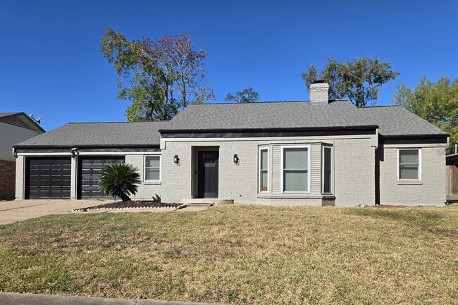 Building Photo - 8822 Rowan Ln