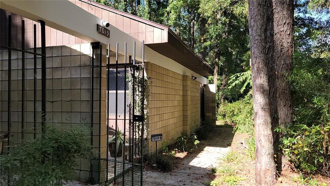 Photo - 7019 SW 44 Ave