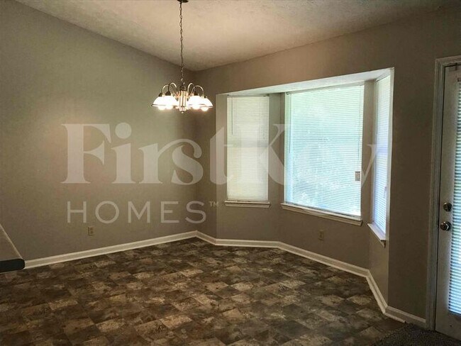 Photo - 5438 Winslow Crossing N