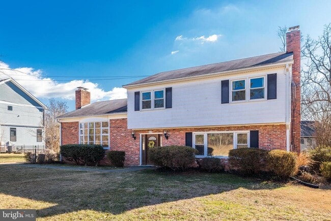 Building Photo - 1013 Westbriar Dr NE Rental