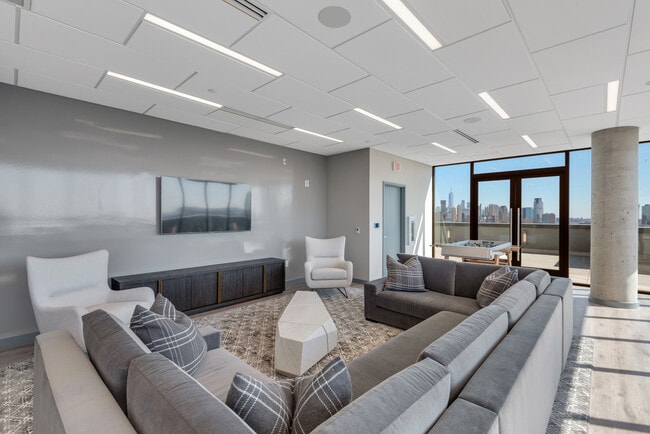 Rooftop Lounge - CMPND | MRK