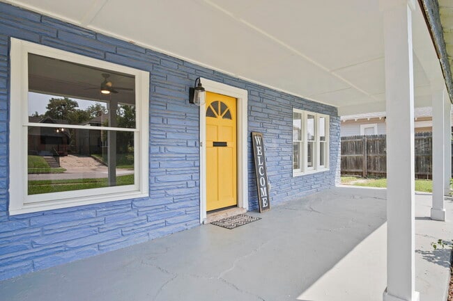 Photo - 311 NW 25th St