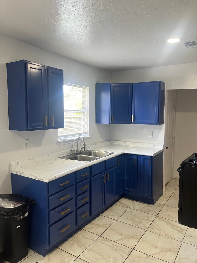 Photo - 9122 Woodlyn Rd