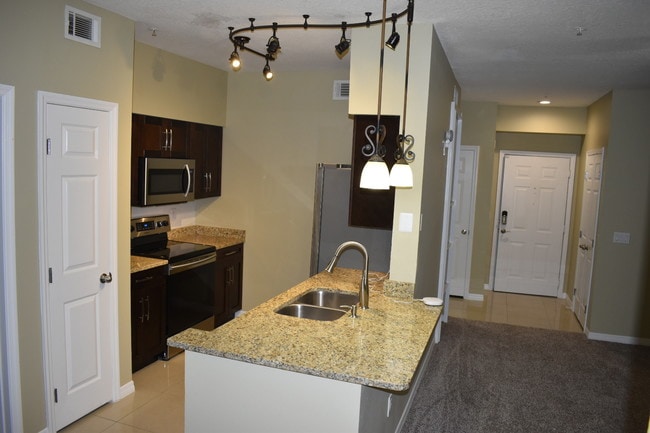 Building Photo - 1810 E Palm Ave Unit 7205