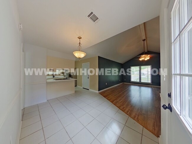 Photo - Charming 3-Bedroom Home in Crestview with Modern Features!