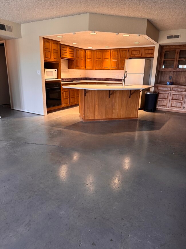 Photo - 3421 W 41st St N